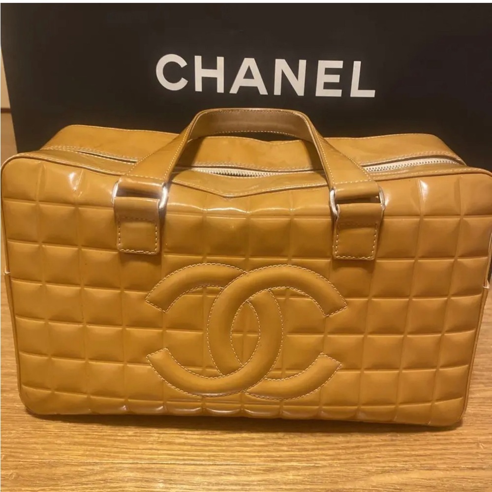 Chanel bar purse